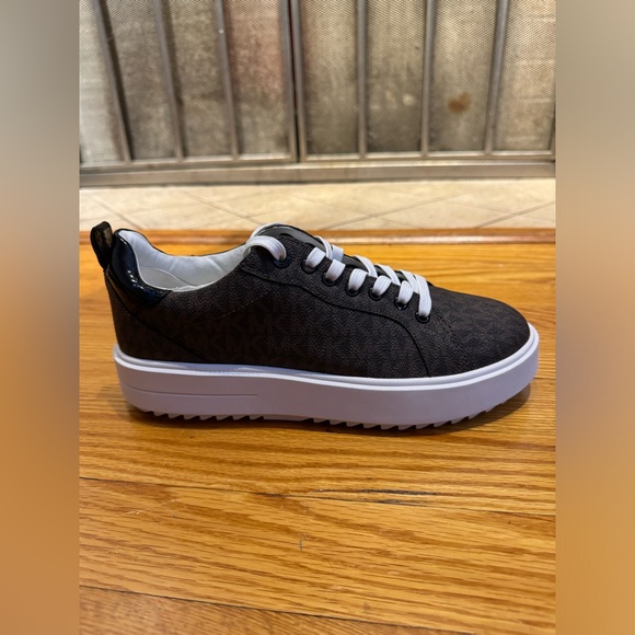 Pre-Owned Size 8W Michael Kors Brown Monogram Platform Sneakers - Picture 6 of 10